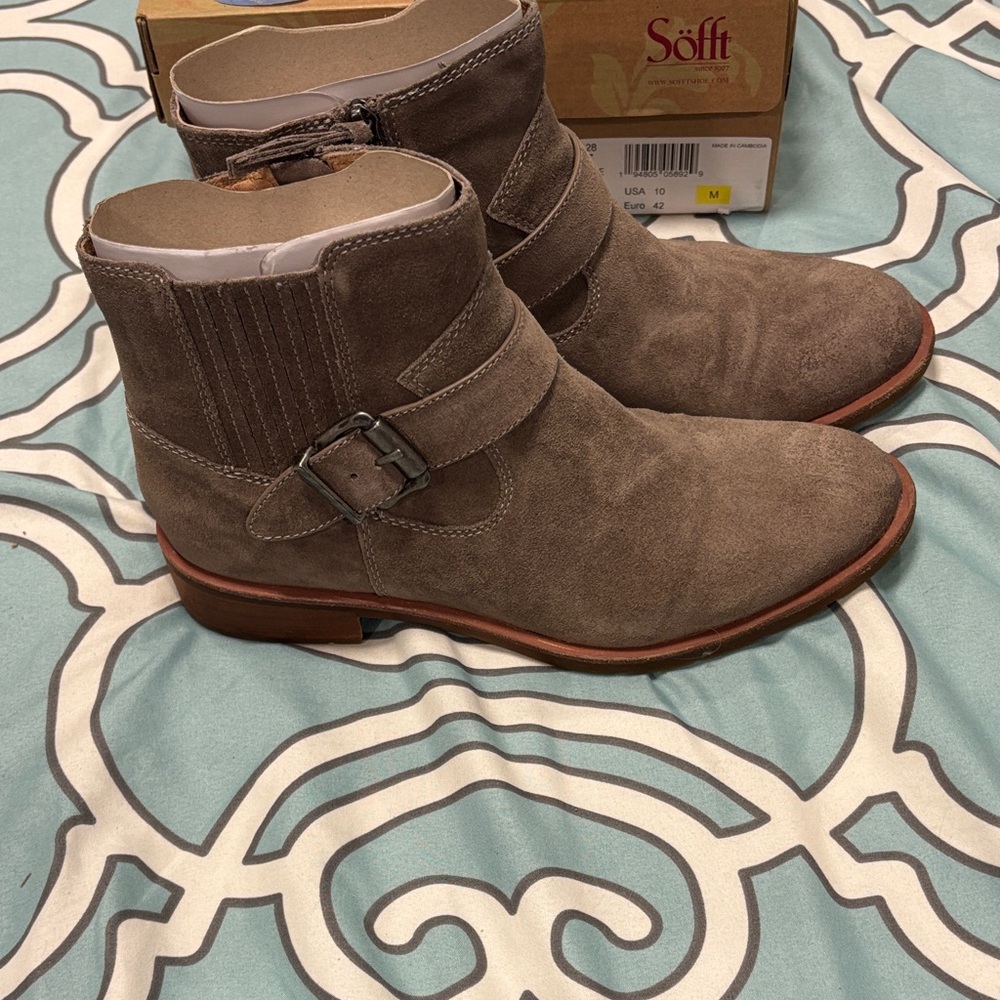 Sofft Brocke Women's Taupe Suede Ankle Boots - Picture 4 of 10